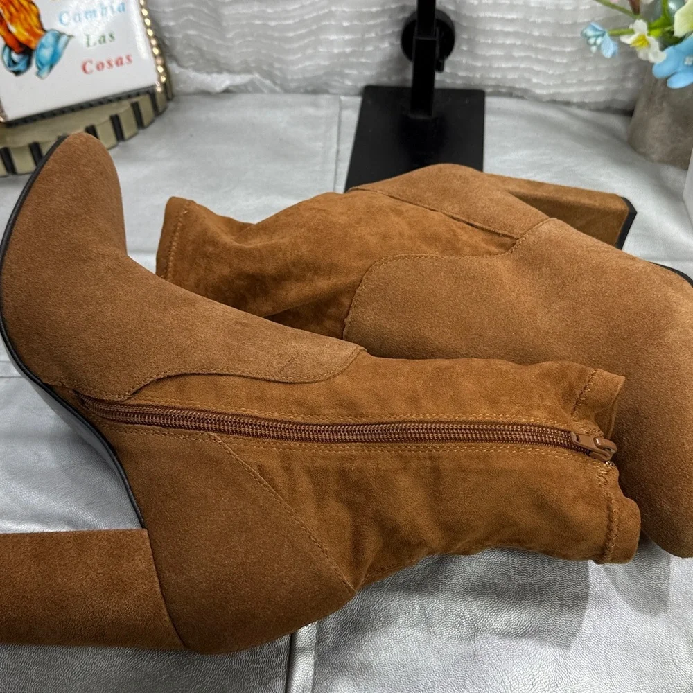 (H3) Chinese Laundry Tan Suede Ankle Boots,Size 40/9USA